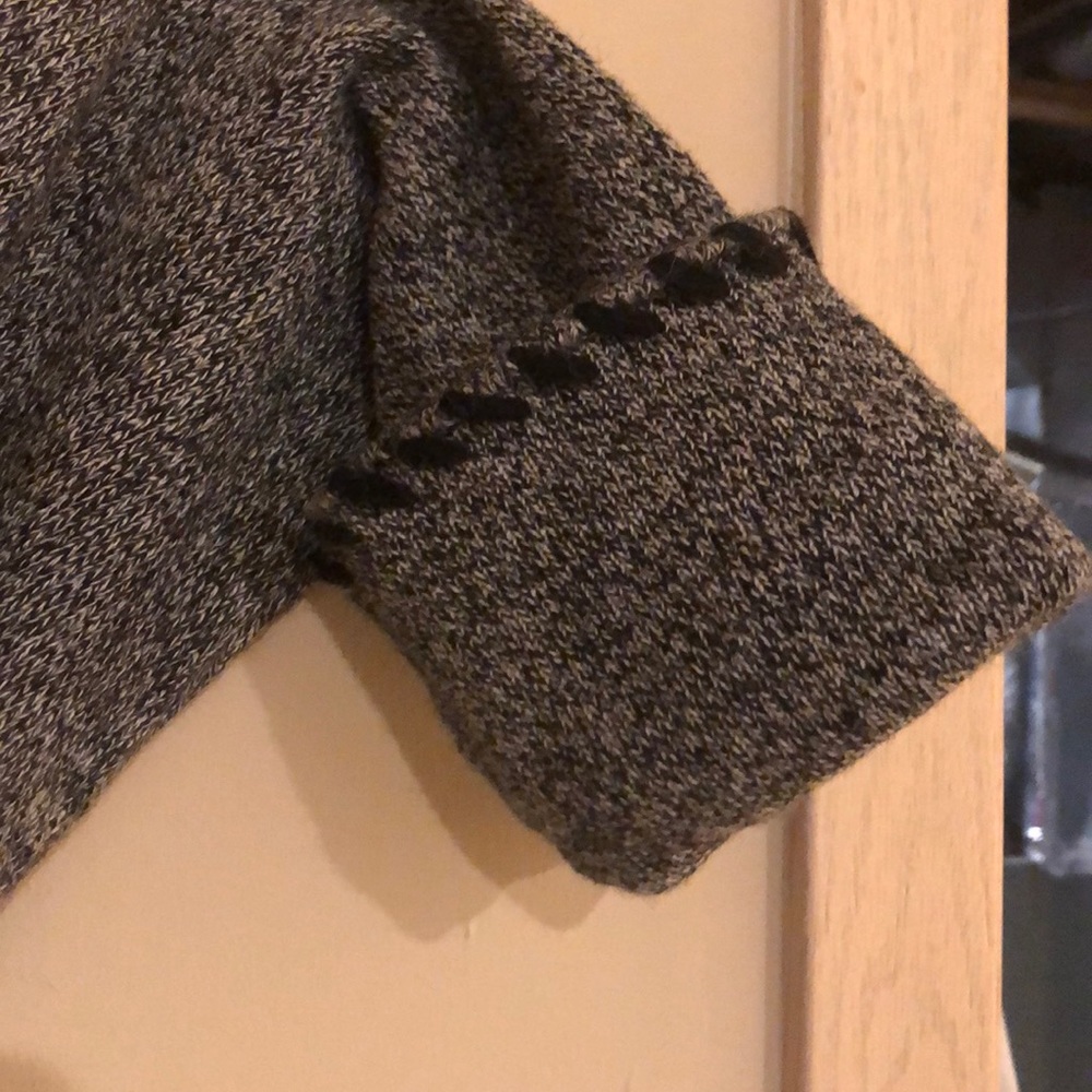 Sweater - Picture 5 of 5